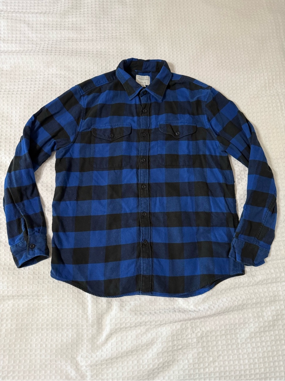 American Eagle Outfitters Blue and Black Plaid Button-Up Flannel Shirt